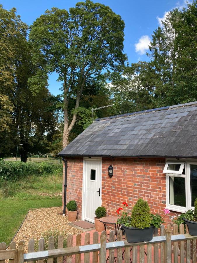Hunters Moon B&B Tidworth Exterior photo